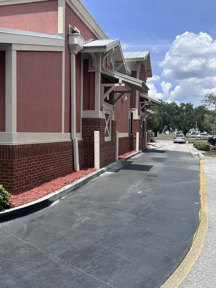 Top-rated lawn mowing service experts serving Orlando, FL - Cesar Quality Landscaping