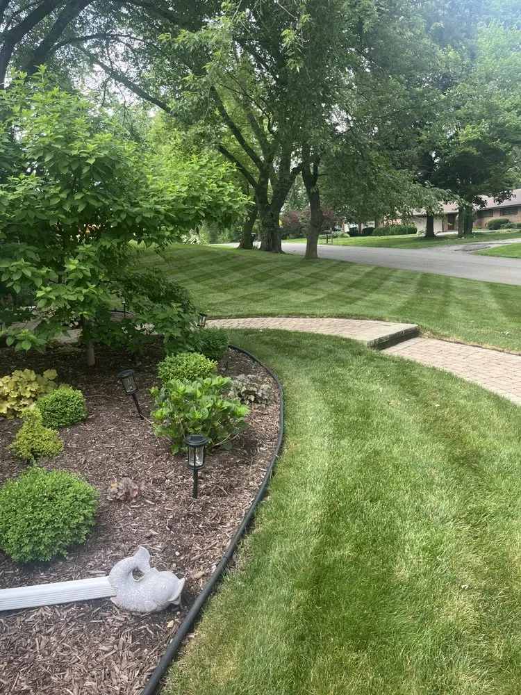 Top-rated lawn care service in Ypsilanti, MI - Cesar’s Lawn Care