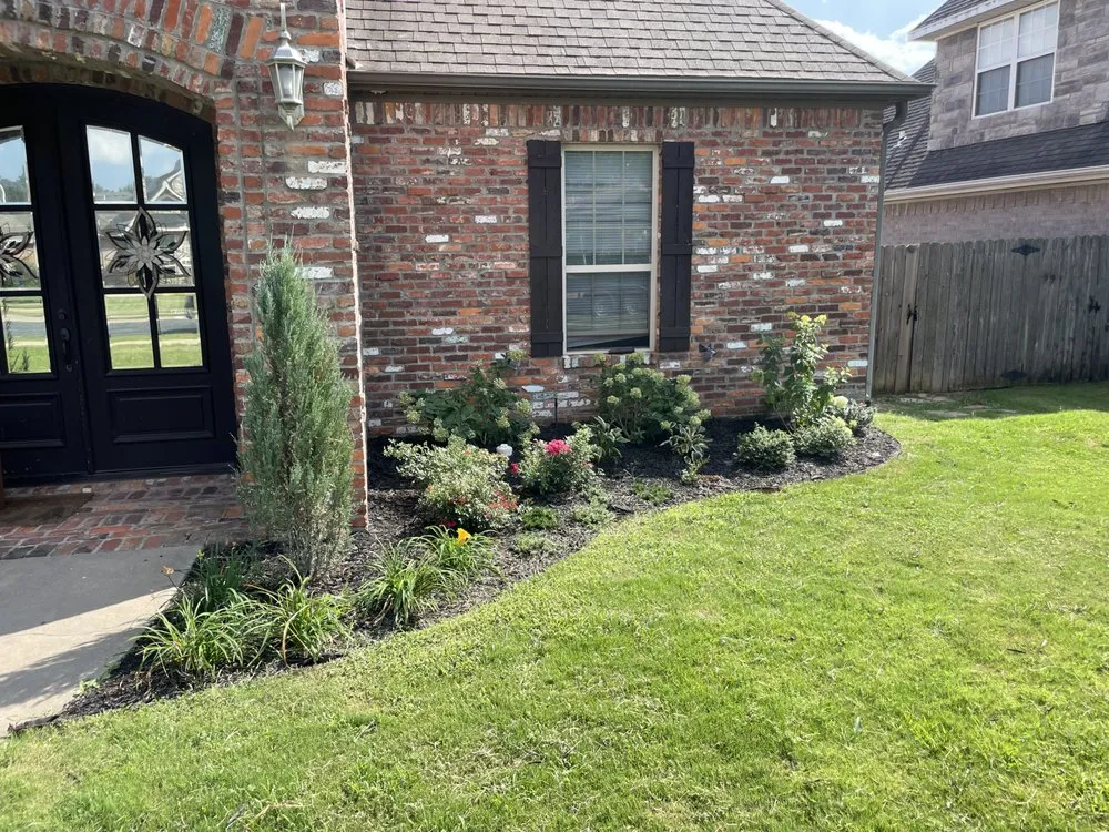 Top-rated landscaping services experts serving Lowell, AR - Cew Landscape