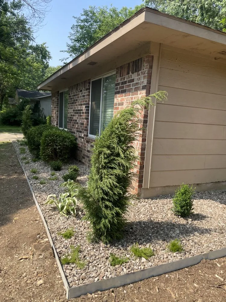 Local landscape installation experts serving Lowell, AR - Cew Landscape