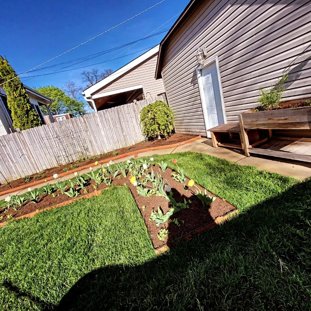 Reliable residential landscaping experts serving Cicero, IL - CG Landscape