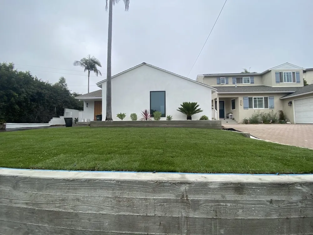 Custom lawn care service experts serving Los Angeles, CA - C&G Landscape