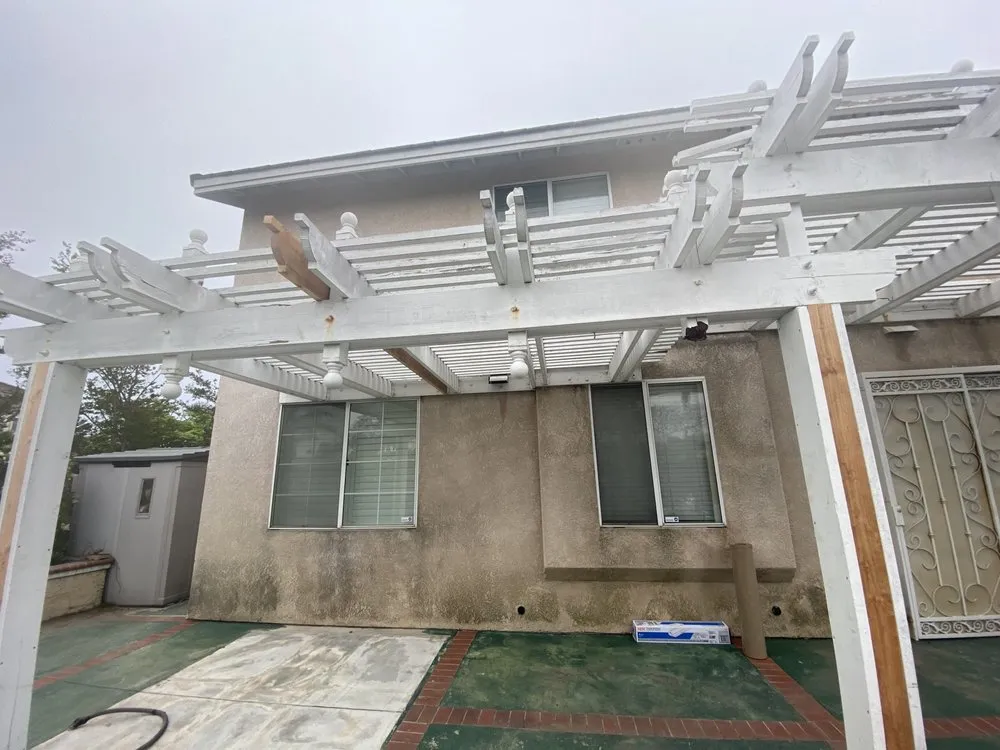 Local lawn care service experts serving Los Angeles, CA - C&G Landscape