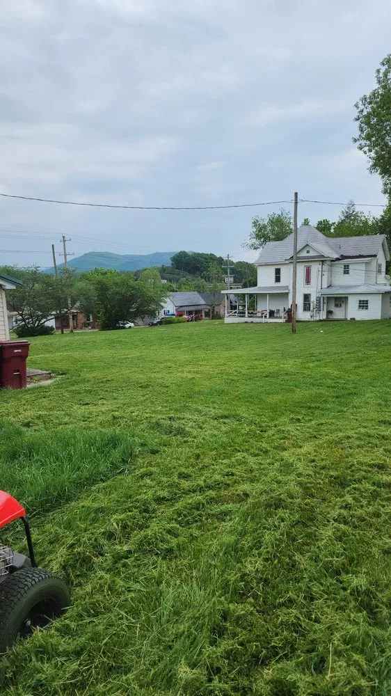 Local yard maintenance experts serving Kingsport, TN - CG Mowing