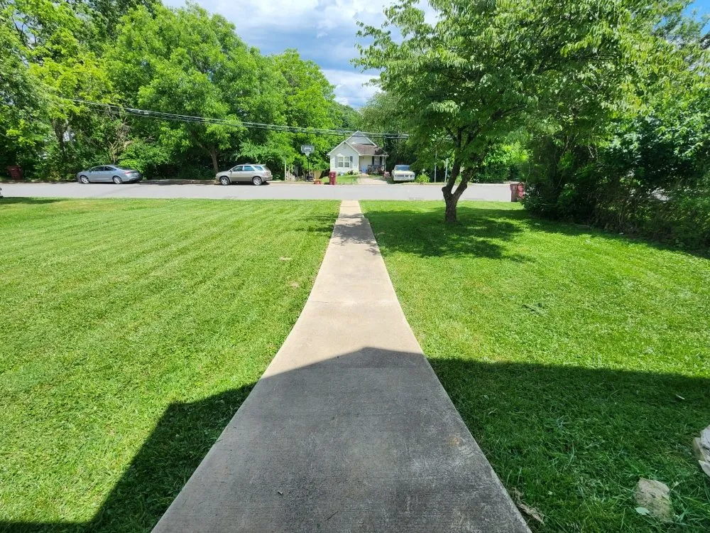 Reliable lawn mowing service for beautiful yards across Kingsport, TN - CG Mowing