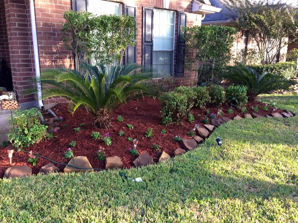 Affordable garden landscaping experts serving Cypress, TX - C&H Landscape & Lawn Service
