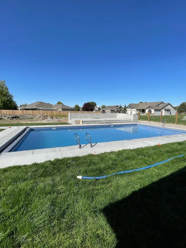 Professional yard cleanup service experts serving Kennewick, WA - CH Landscaping & Pool Builders