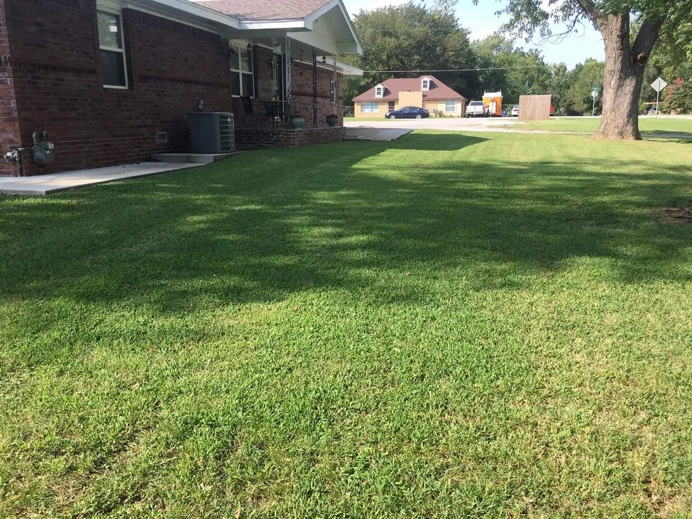 Top-rated lawn mowing service in Tulsa, OK - C&H Lawncare