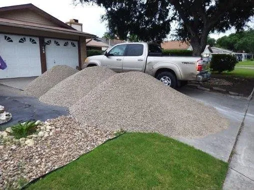 Affordable yard cleanup service for outdoor upgrades in Baytown, TX by C&H services