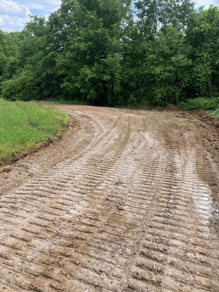 Top-rated lawn care service with custom design in Sallisaw, OK by C&H Underground