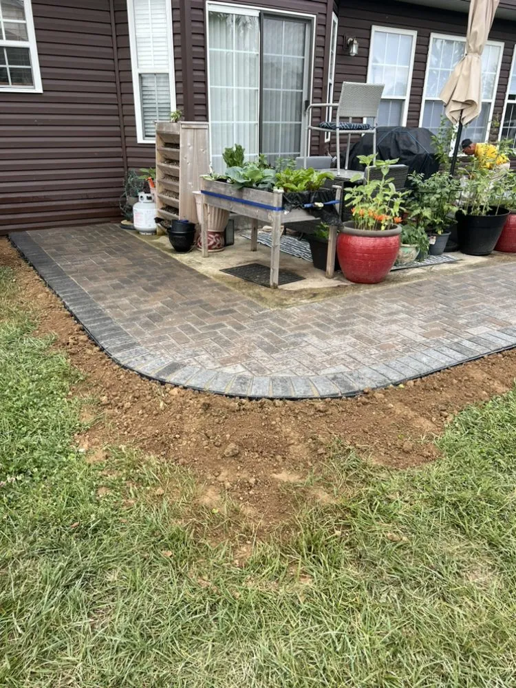 Trusted landscape installation for residential properties in Fairview Heights, IL by Chabod Construction & Landscaping