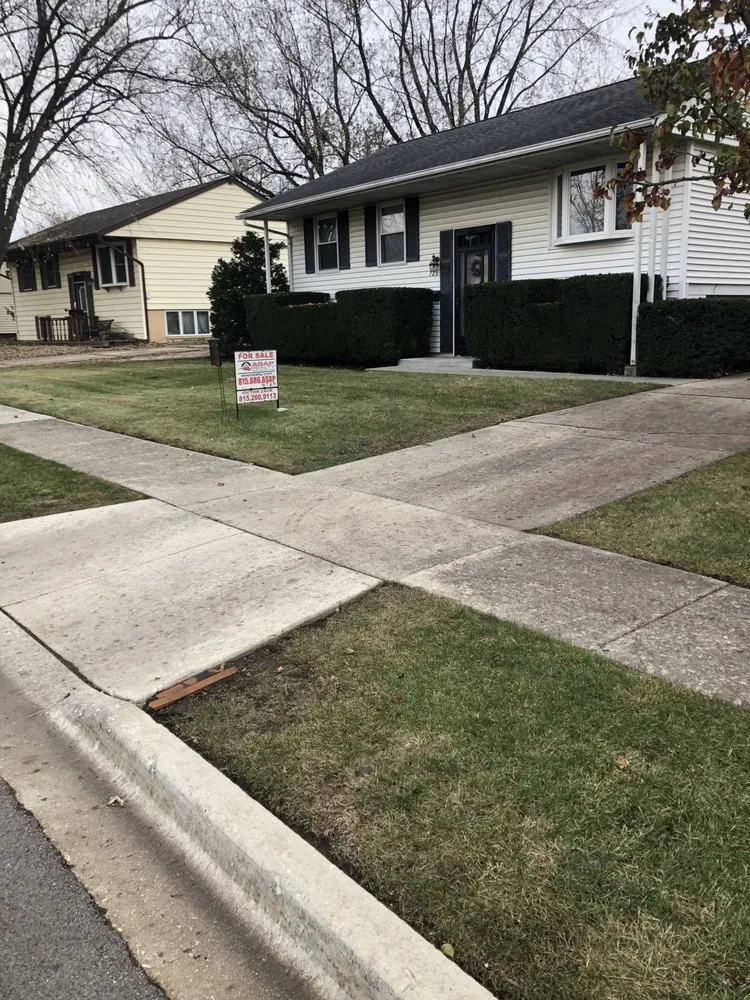 Reliable lawn mowing service in Romeoville, IL - Chacon Landscaping