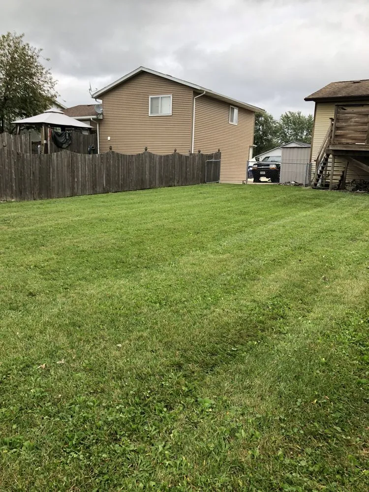 Custom residential landscaping in Romeoville, IL by Chacon Landscaping