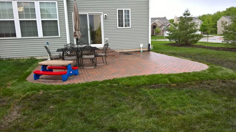 Trusted garden landscaping for beautiful yards in Streamwood, IL by Chad Landscaping