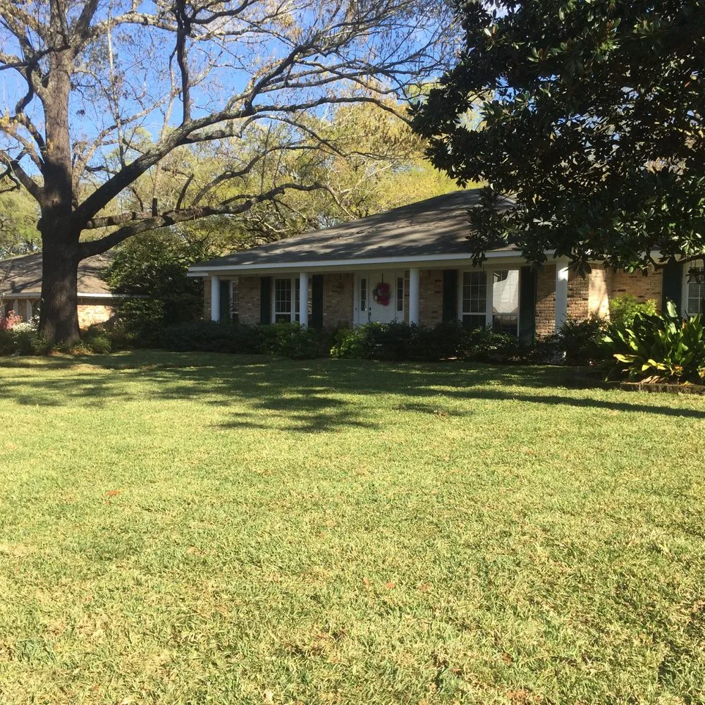 Affordable lawn mowing service for homes across Mobile, AL - Chad's Landscape Management