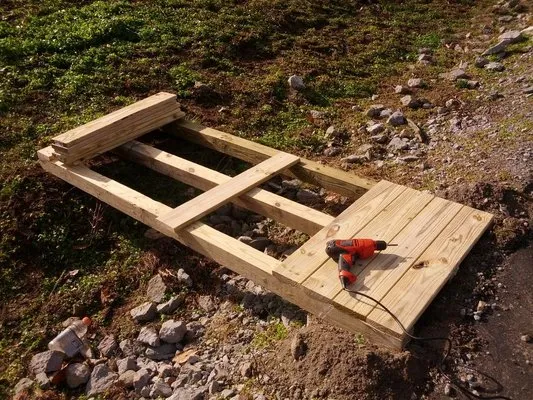 Chad's Lawn Care Logo