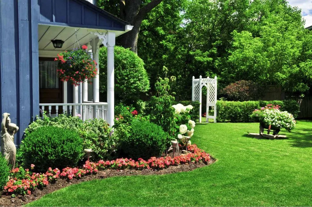 Trusted outdoor landscaping in Puyallup, WA by Chales Landscaping
