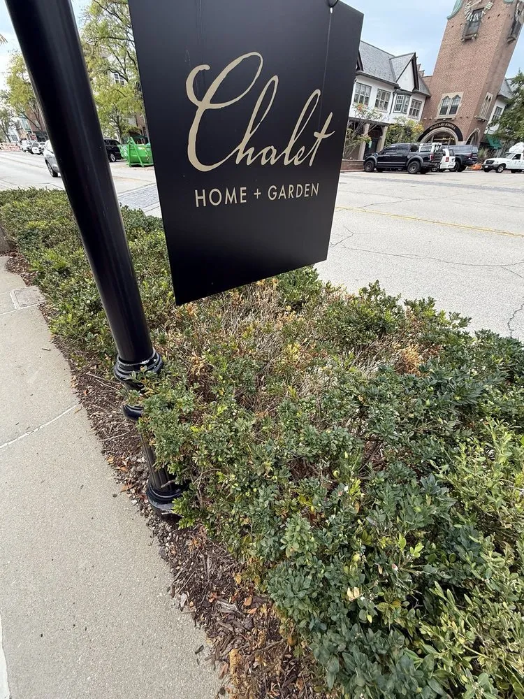 Local lawn mowing service in Lake Forest, IL by Chalet