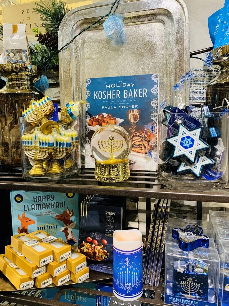 Top-rated lawn mowing service in Wilmette, IL by Chalet Nursery