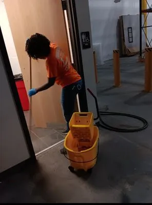 Chalis Cleaning Service