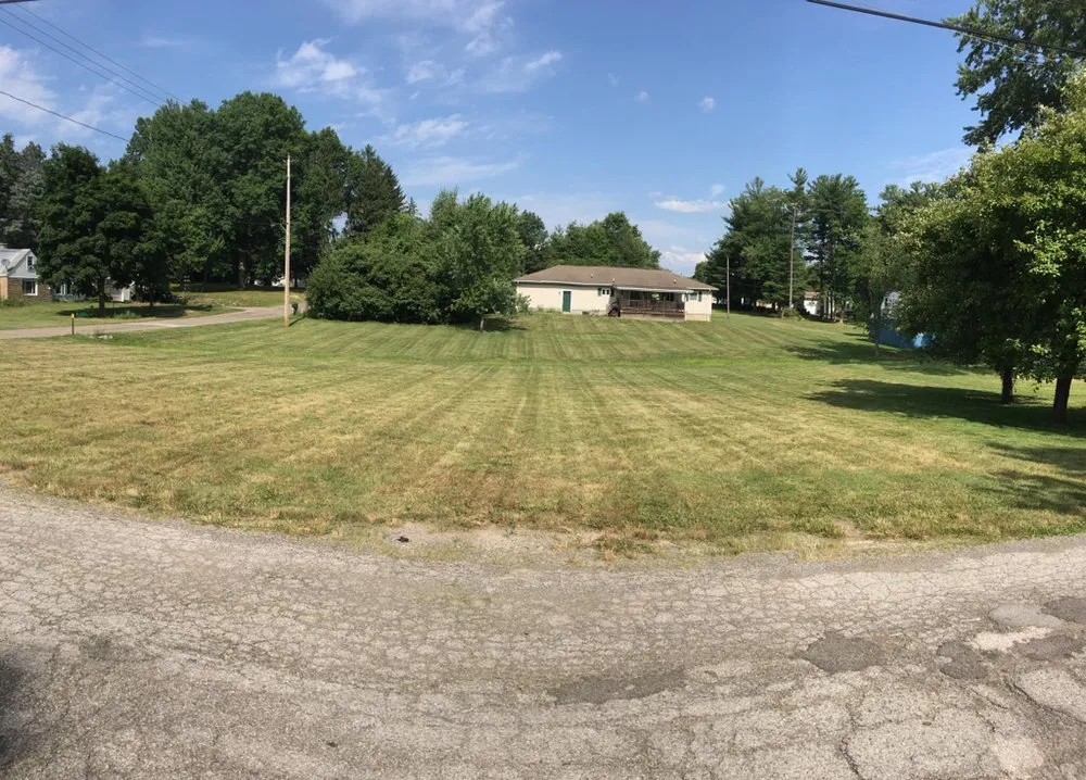 Reliable yard maintenance experts serving Niles, OH - Chamberlain Lawn Care