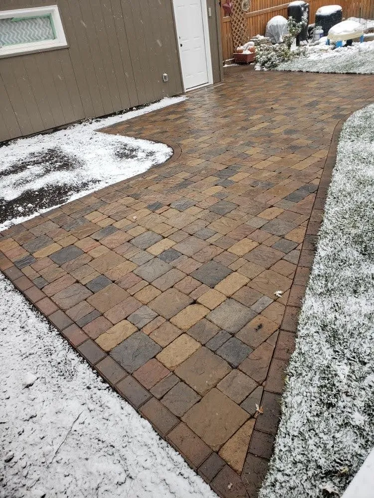 Top-rated lawn mowing service experts serving Saint Paul, MN - Chaparritos Landscaping Services