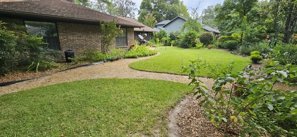 Local yard cleanup service in High Springs, FL by Chapman Lawn & Garden