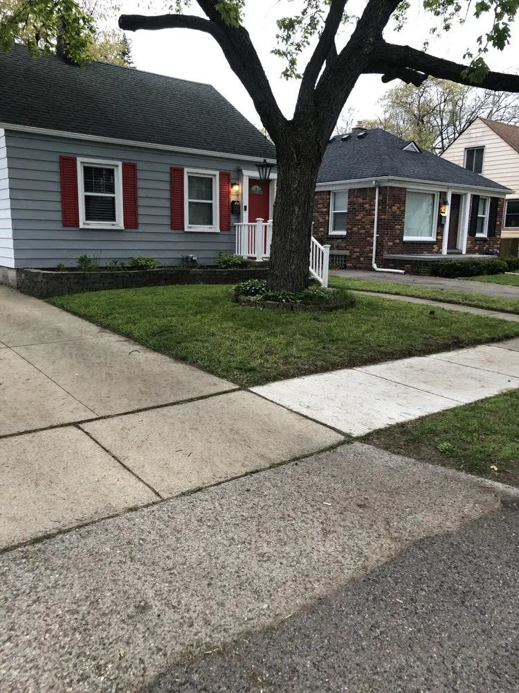 Reliable garden landscaping for residential properties across Roseville, MI - Charles Landscaping