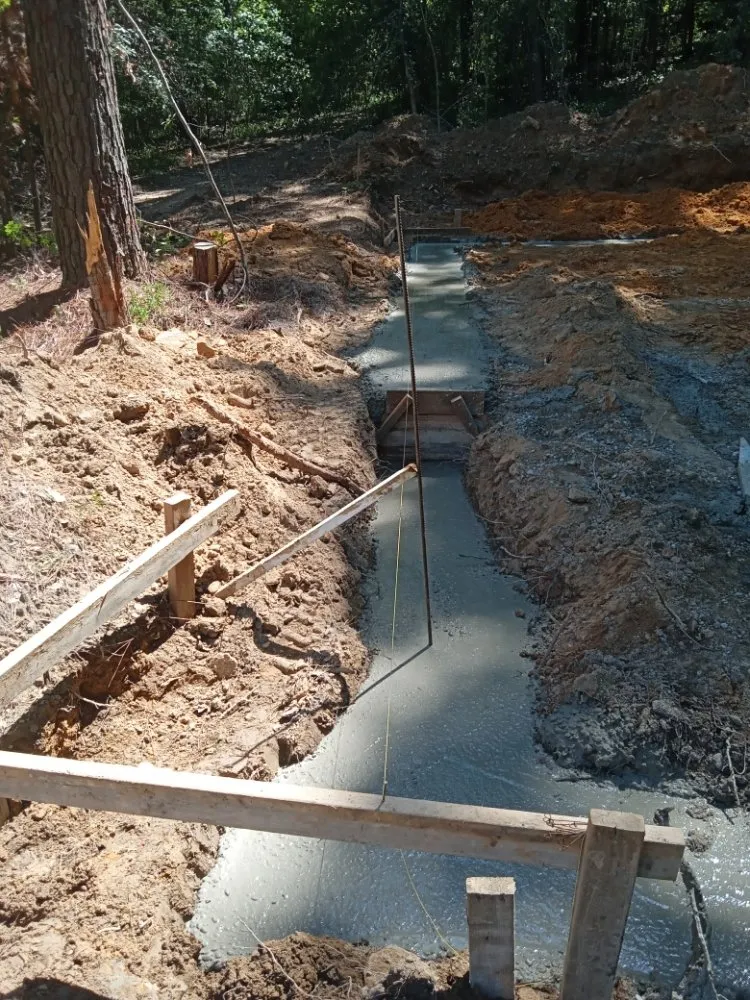 Custom lawn mowing service in Tuscaloosa, AL by Charles Leatherwood Concrete And Lawn Care