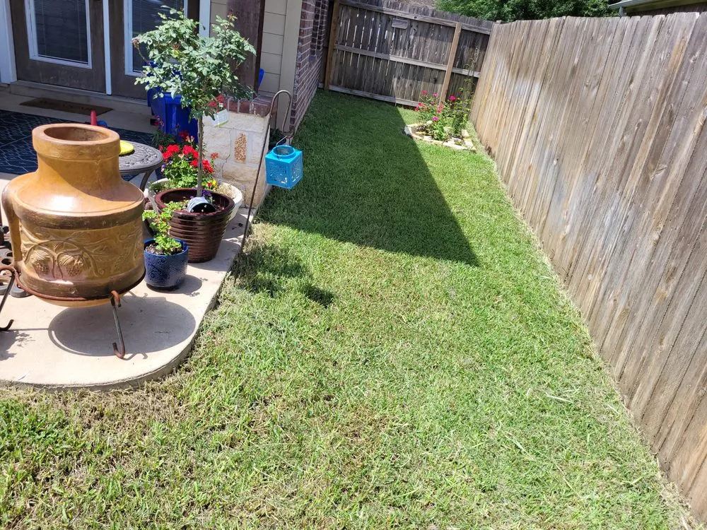 Expert yard maintenance in Bryan, TX by Charles Oldham Jr. Lawn Mowing Service