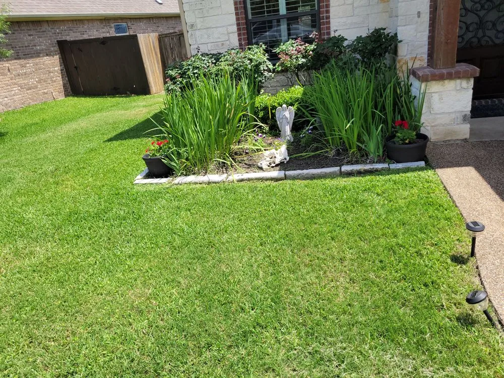 Top-rated lawn care service in Bryan, TX by Charles Oldham Jr. Lawn Mowing Service