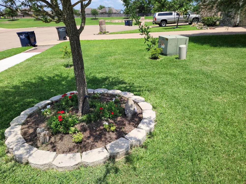 Trusted yard cleanup service experts serving Bryan, TX - Charles Oldham Jr. Lawn Mowing Service