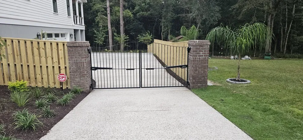 Affordable lawn care service experts serving Daniel Island, SC - Charleston Landscape