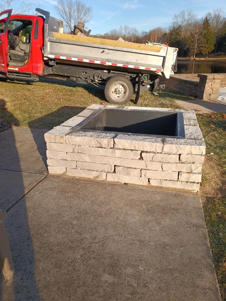 Reliable lawn care service in Kirkwood, MO - Charlie's landscaping