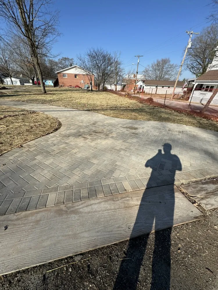 Custom residential landscaping experts serving Kirkwood, MO - Charlie's landscaping