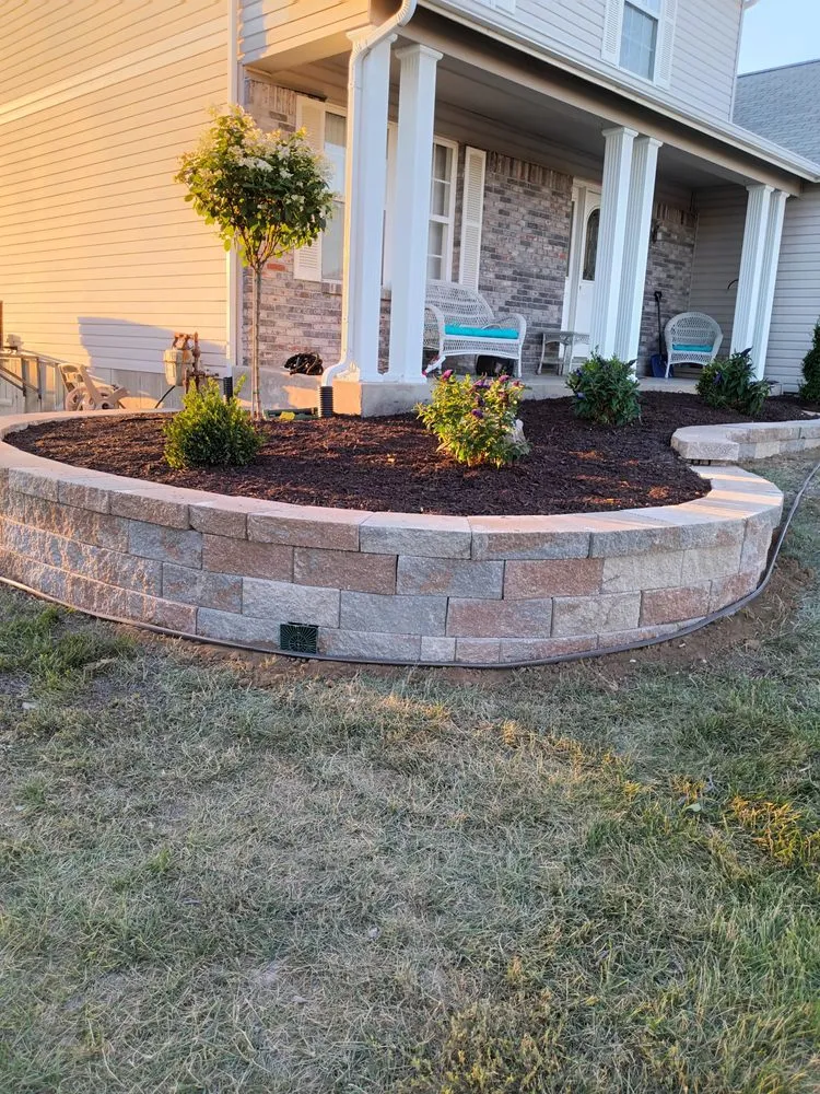 Custom yard maintenance in Kirkwood, MO - Charlie's landscaping