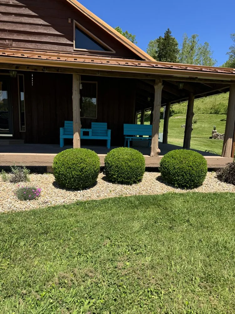 Professional residential landscaping for year-round maintenance in Kirkwood, MO by Charlie's landscaping