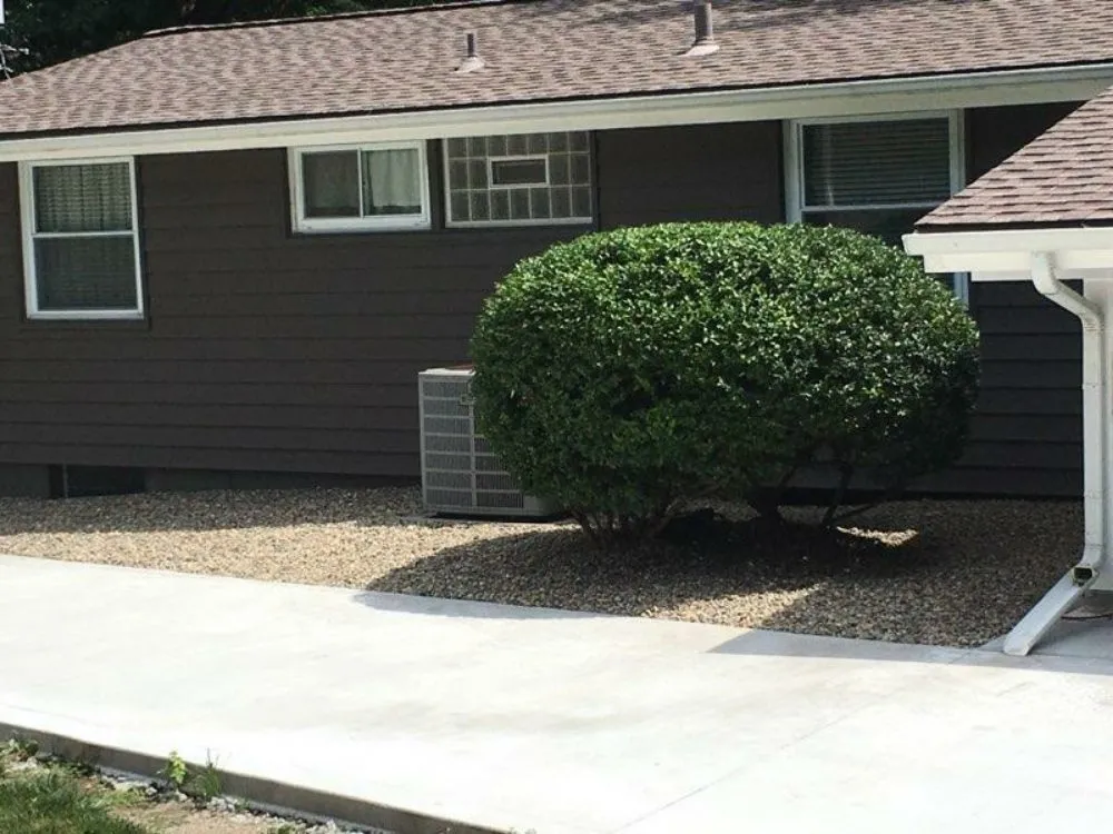 Top-rated landscape installation in Lee's Summit, MO by Charlie's Landscaping