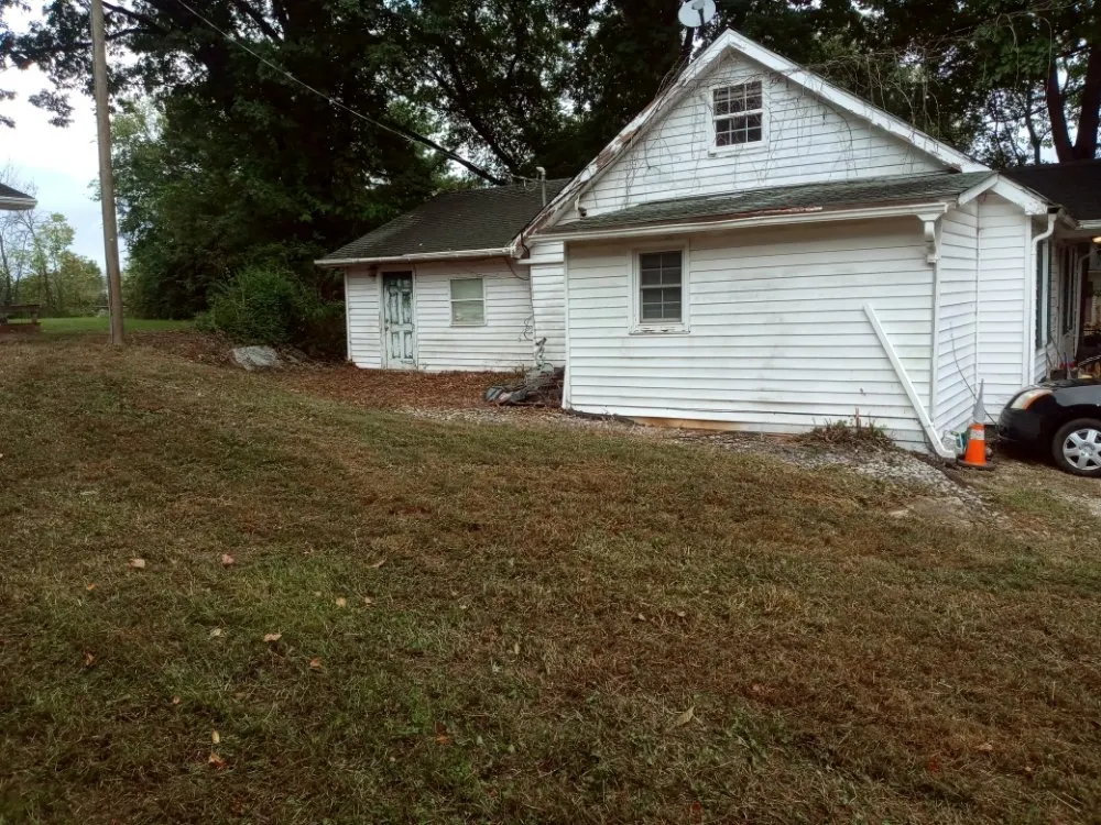 Custom lawn care service experts serving Maryville, TN - Charlie's Lawn Care