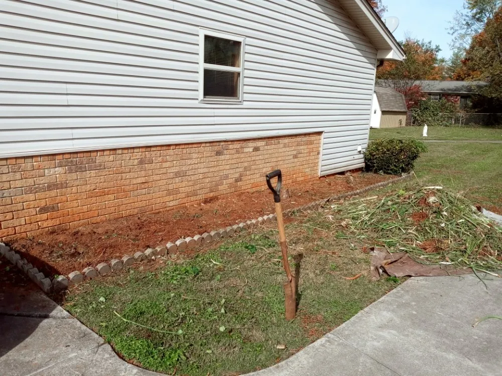 Local lawn care service in Maryville, TN by Charlie's Lawn Care