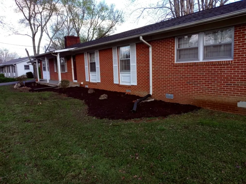 Local lawn care service for residential properties in Maryville, TN by Charlie's Lawn Care