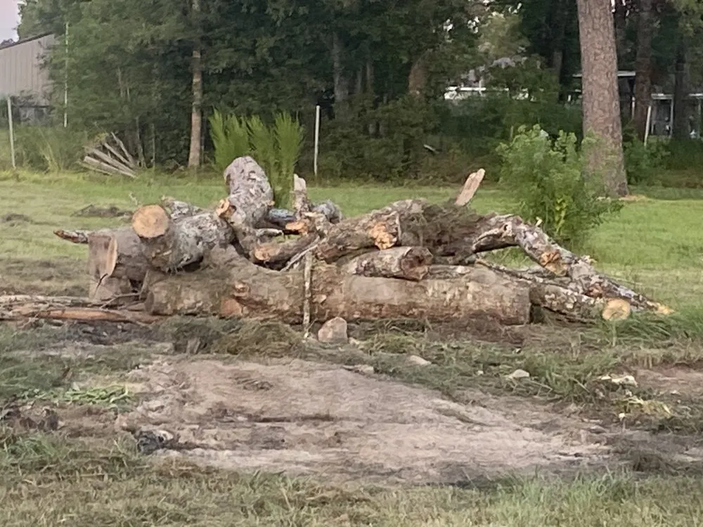 Trusted lawn care service in Westlake, LA - Charlie’s Lawn Service