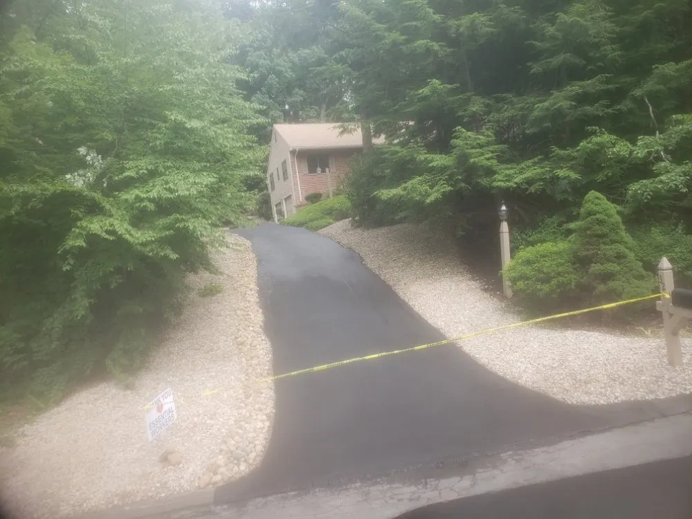 Local yard maintenance experts serving Waterbury, CT - Charlie's Lawncare