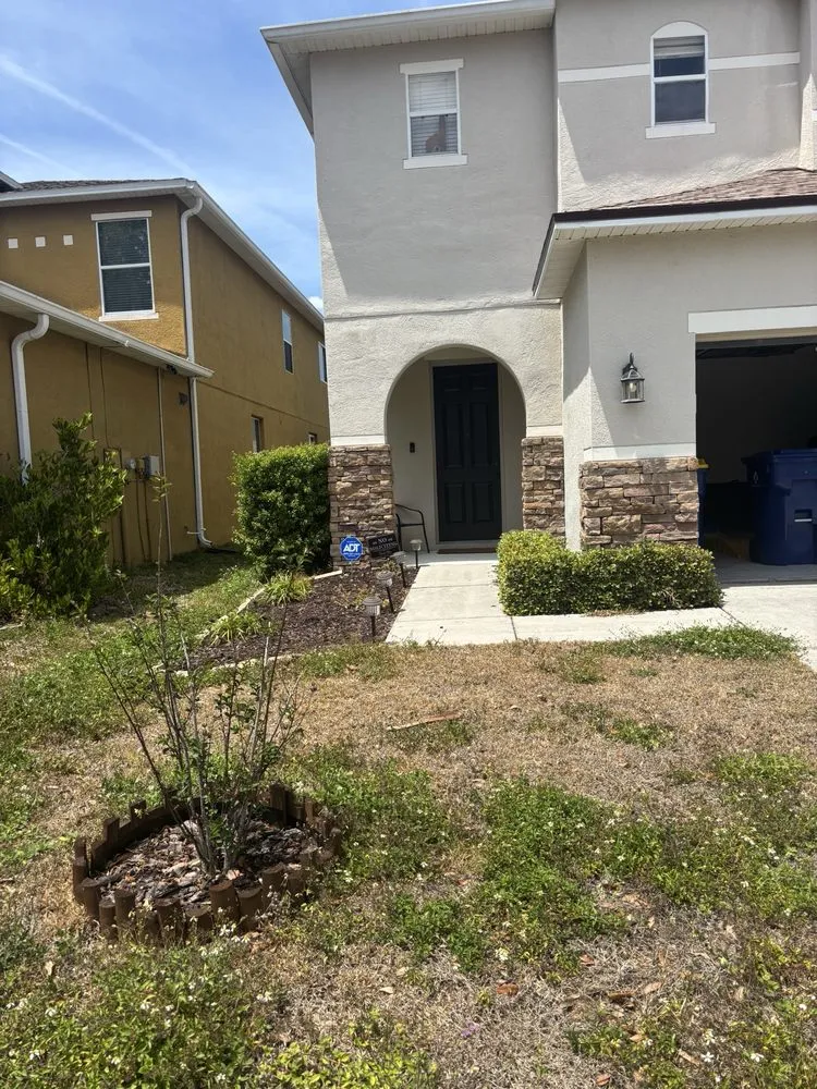 Top-rated lawn mowing service experts serving Tampa, FL - Charlie's Re-Sod