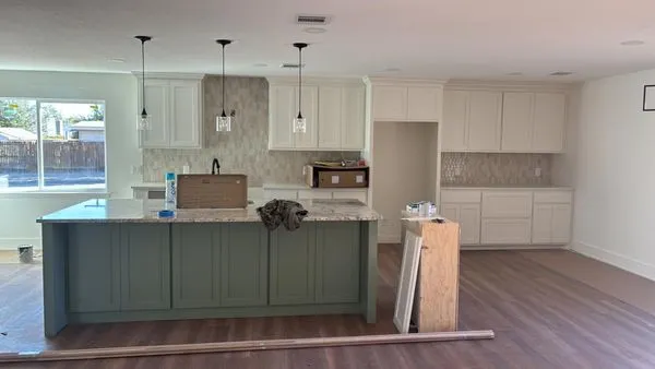 Charlys Painting Logo