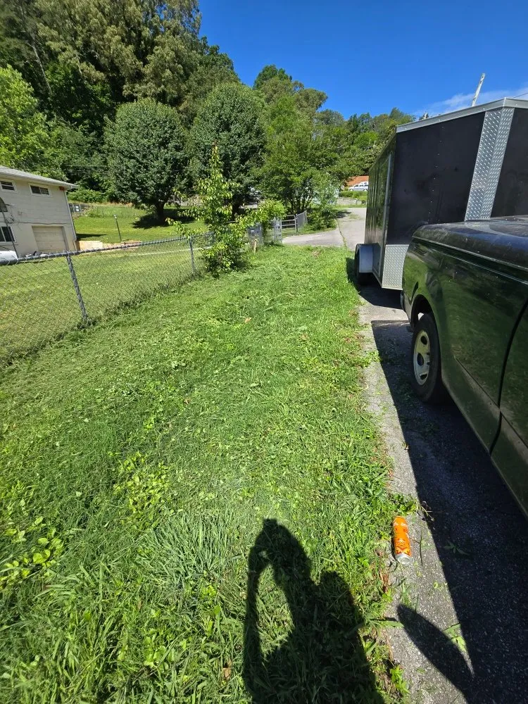 Custom yard cleanup service experts serving Chattanooga, TN - Chatt Town Lawn Care