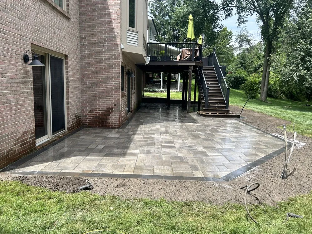 Custom landscape design in Clinton Township, MI by Chavarin Landscape