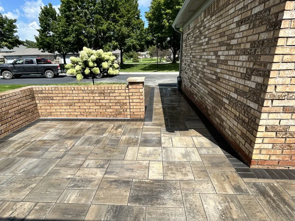 Local landscape design in Clinton Township, MI - Chavarin Landscape