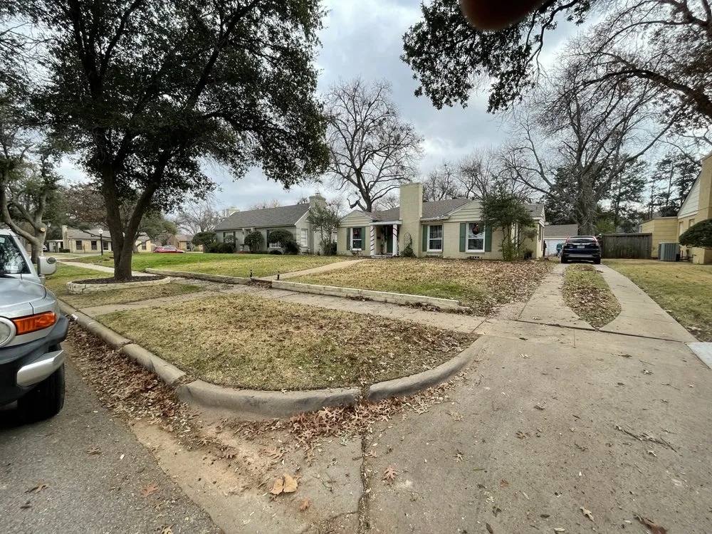 Custom outdoor landscaping experts serving Wichita Falls, TX - Chavarrias Landascape