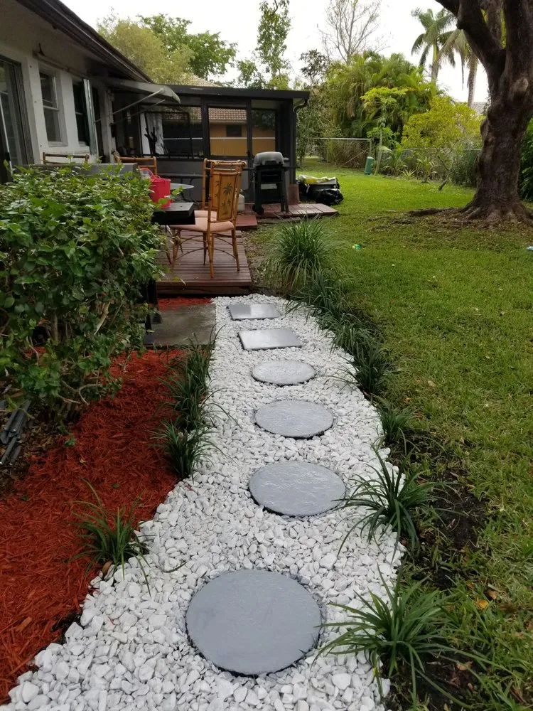 Custom lawn care service near you across Fort Lauderdale, FL - Chavez Complete Lawn Services